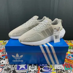 Adidas Swift Run 22 Sesame Size 7y / 8.5 Womens