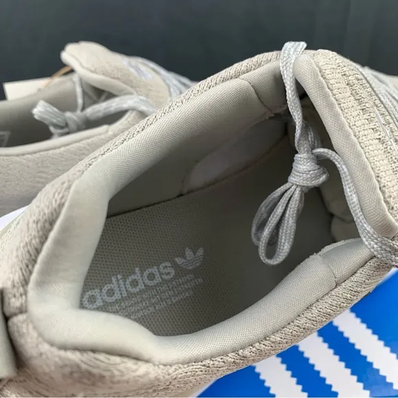 Adidas Swift Run 22 Sesame Size 7y / 8.5 Womens