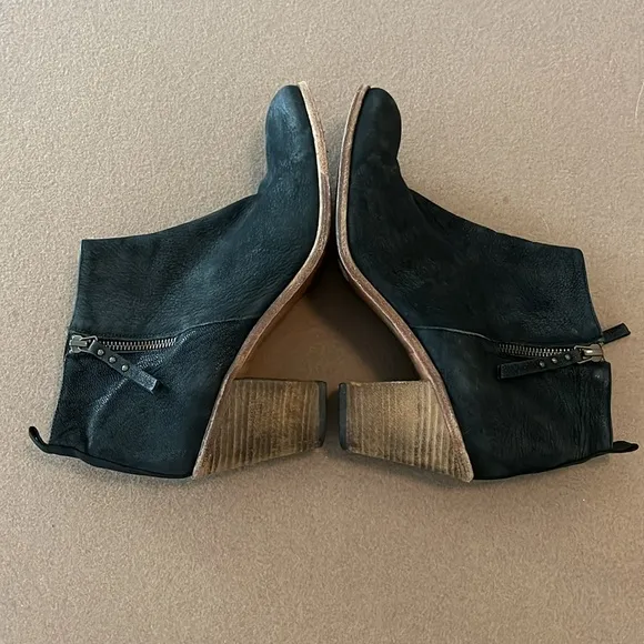 Anthropologie Hoss Intropia Double ZipLeather Heeled Ankle Boots Black- 41 / 11