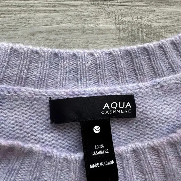 Aqua 100% Cashmere sweater beautiful lilac super soft Sz Xs