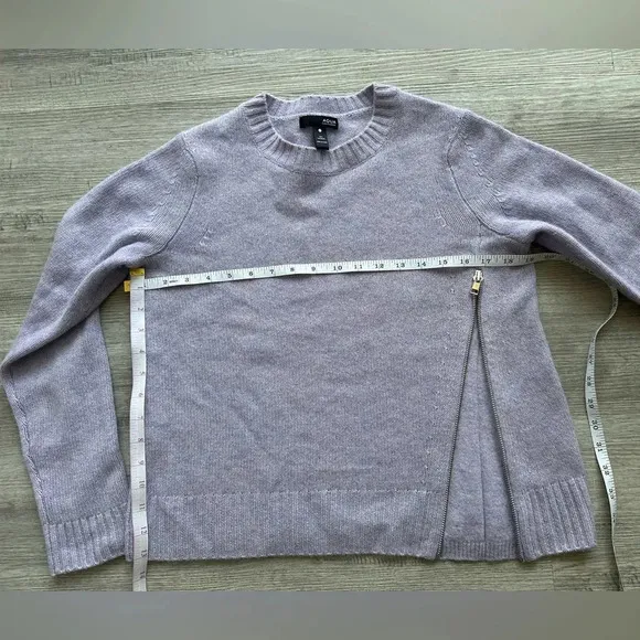 Aqua 100% Cashmere sweater beautiful lilac super soft Sz Xs
