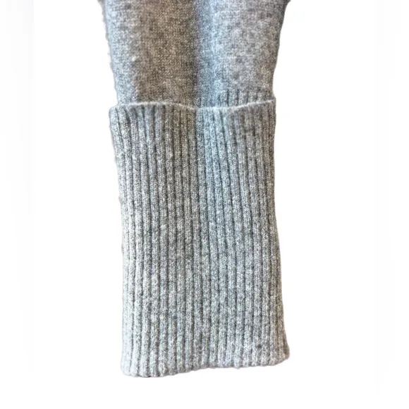 Aqua Cashmere 100% Cashmere triangle fringe mock neck sweater in grey, small