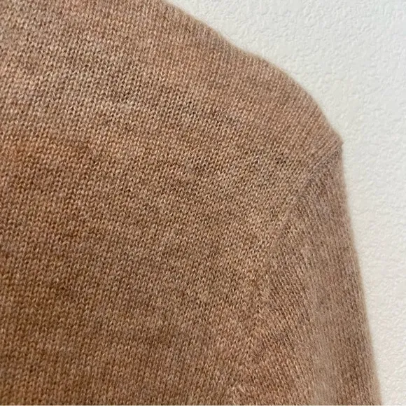 Aritzia Babaton Quarterly Cashmere Tan Crewneck Sweater Long Sleeve Size Small