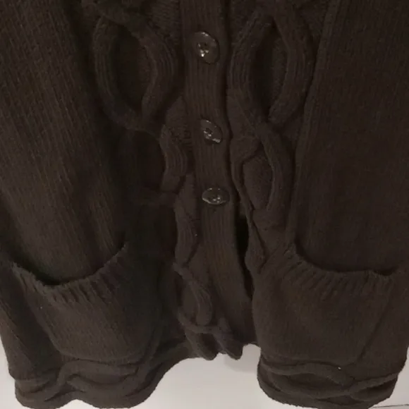 BETH BOWLEY  LONG DARK BROWN V NECKLINE BUTTON DOWN SWEATER SIZE MEDIUM  NWT