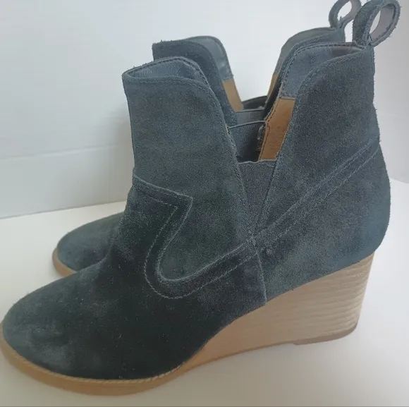 Blondo Womens Waterproof Suede Ankle Boot Size 8.5 Black Wood Wedge Heel