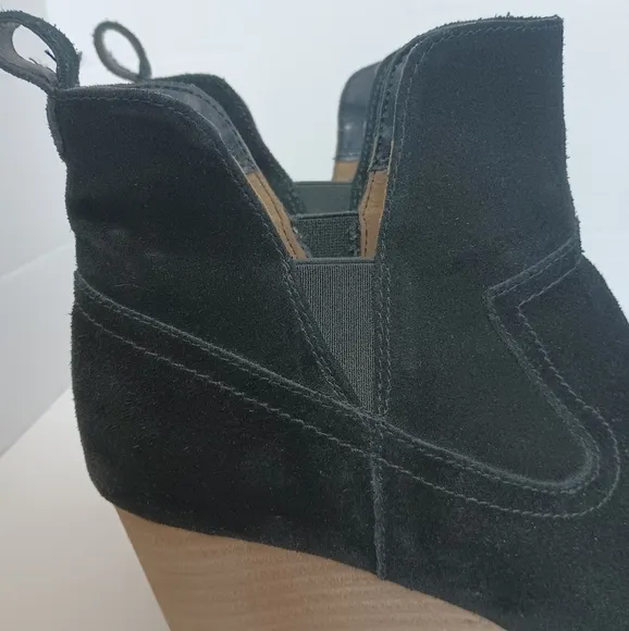 Blondo Womens Waterproof Suede Ankle Boot Size 8.5 Black Wood Wedge Heel