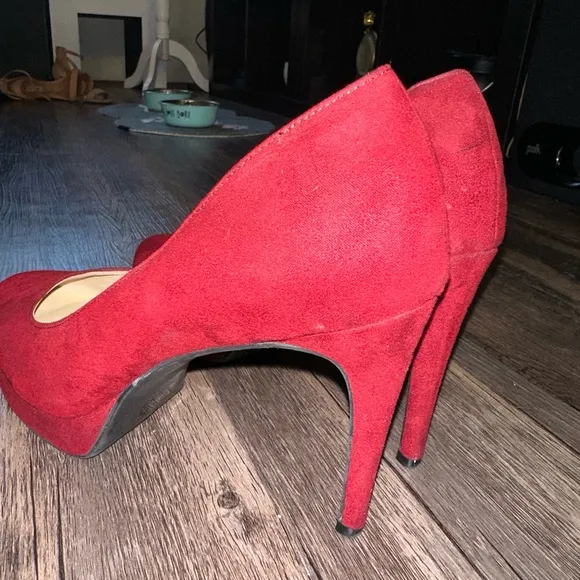 Chinese Laundry Red Suede Platform Pumps size 10