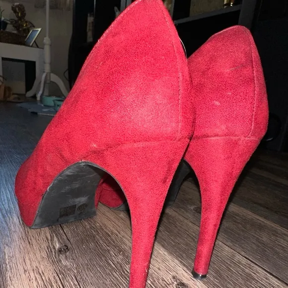 Chinese Laundry Red Suede Platform Pumps size 10