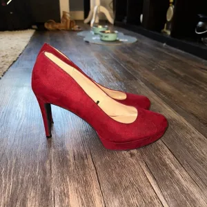 Chinese Laundry Red Suede Platform Pumps size 10