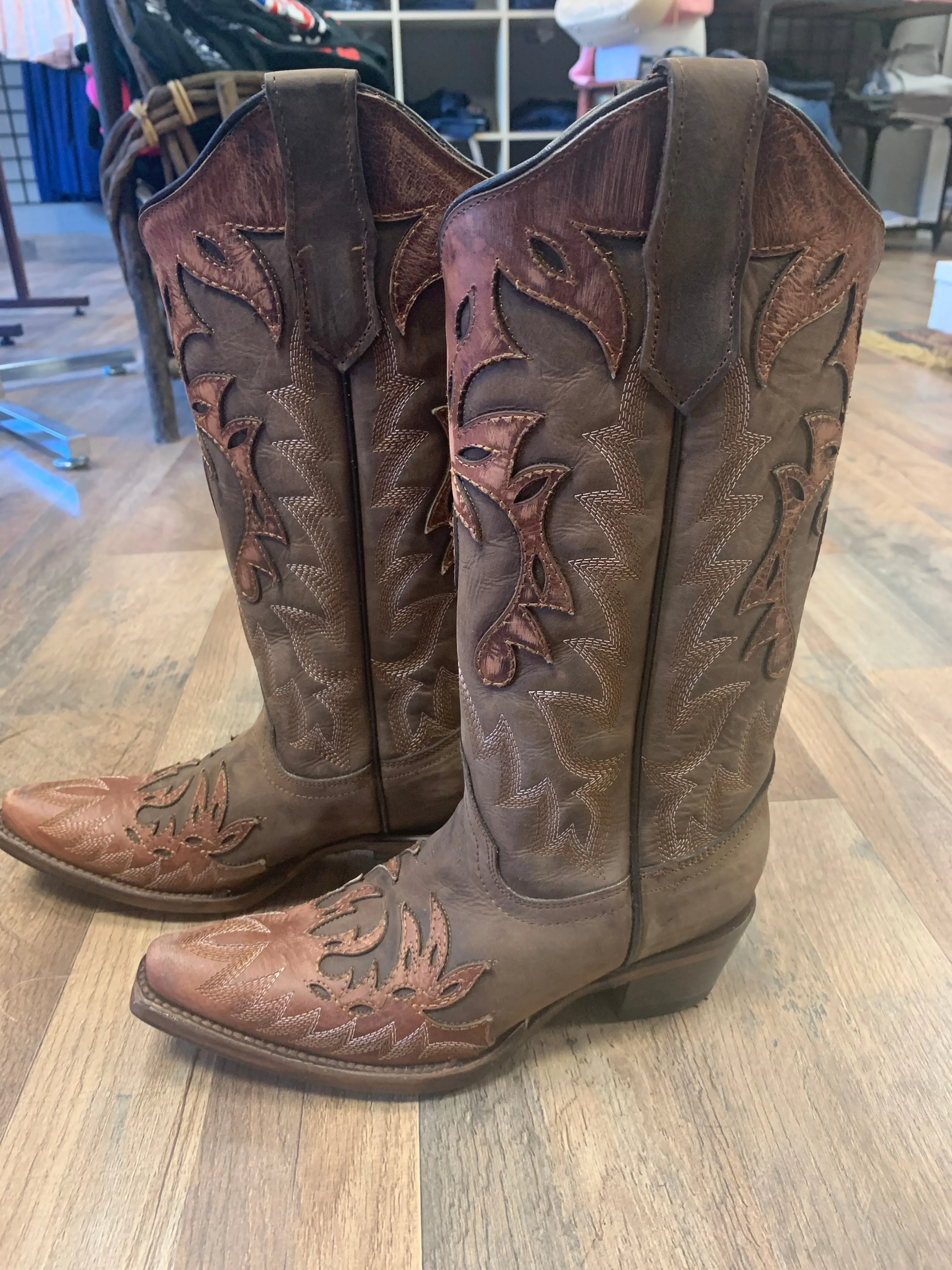Corral Ladies Chocolate Overlay Embroidery Wing Snip Toe Boot