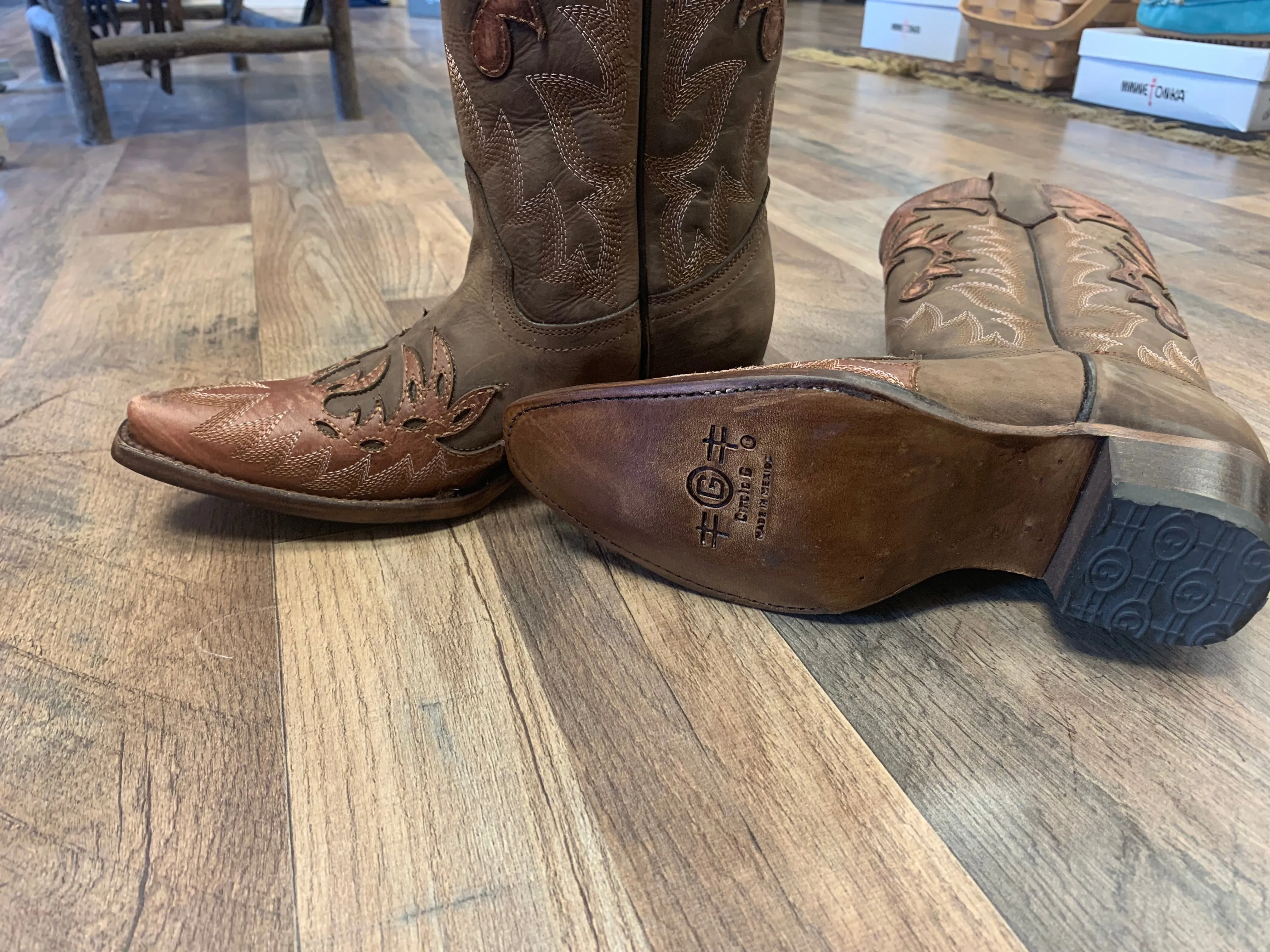 Corral Ladies Chocolate Overlay Embroidery Wing Snip Toe Boot