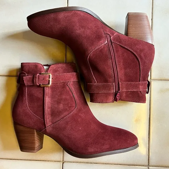 Diba Sleek Bootie Burgundy NWT
