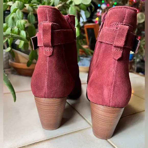 Diba Sleek Bootie Burgundy NWT
