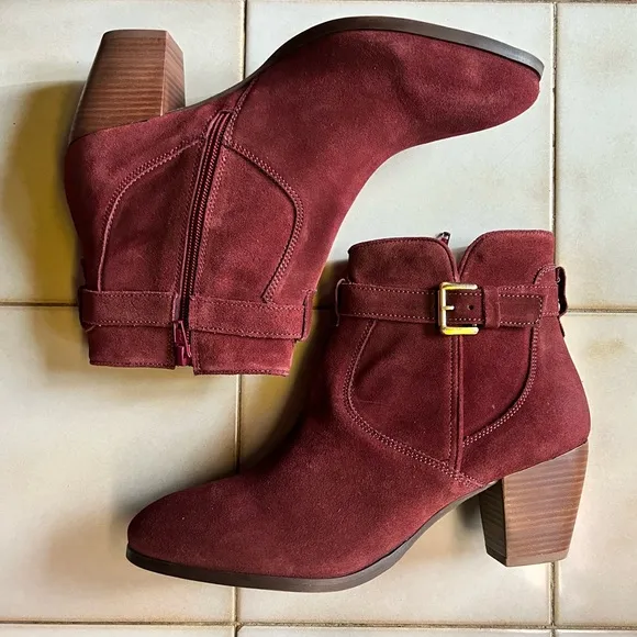 Diba Sleek Bootie Burgundy NWT