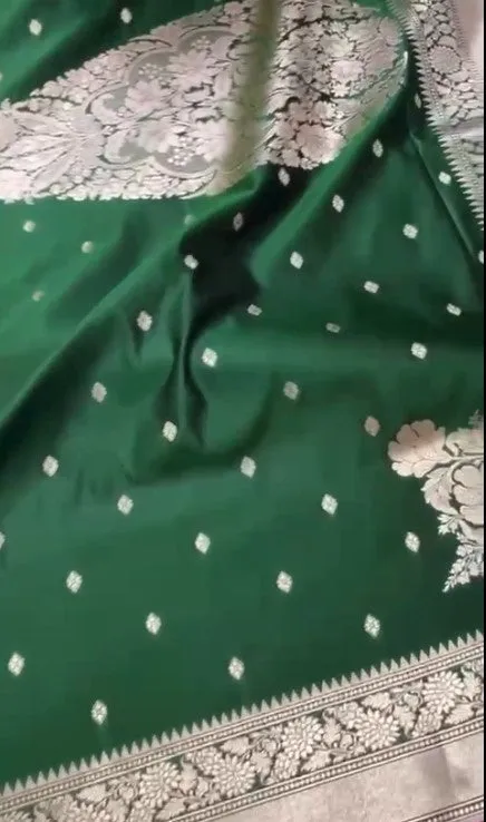Excellent Banarasi Gold Zari Weaved Mashru Silk Saree
