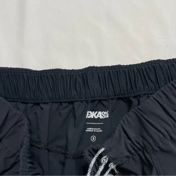 Hoka One One Moabi River Black Elastic Drawcord Pull On Gym Shorts Size Small