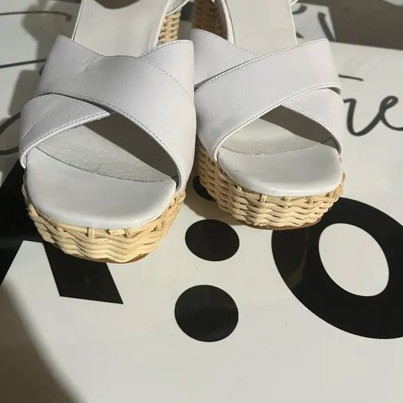Jeffrey Campbell Wicker  Platform White Sandal Size 9.5 NEW