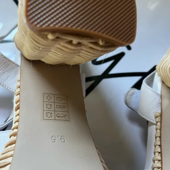 Jeffrey Campbell Wicker  Platform White Sandal Size 9.5 NEW