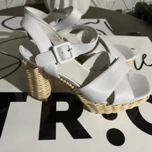 Jeffrey Campbell Wicker  Platform White Sandal Size 9.5 NEW