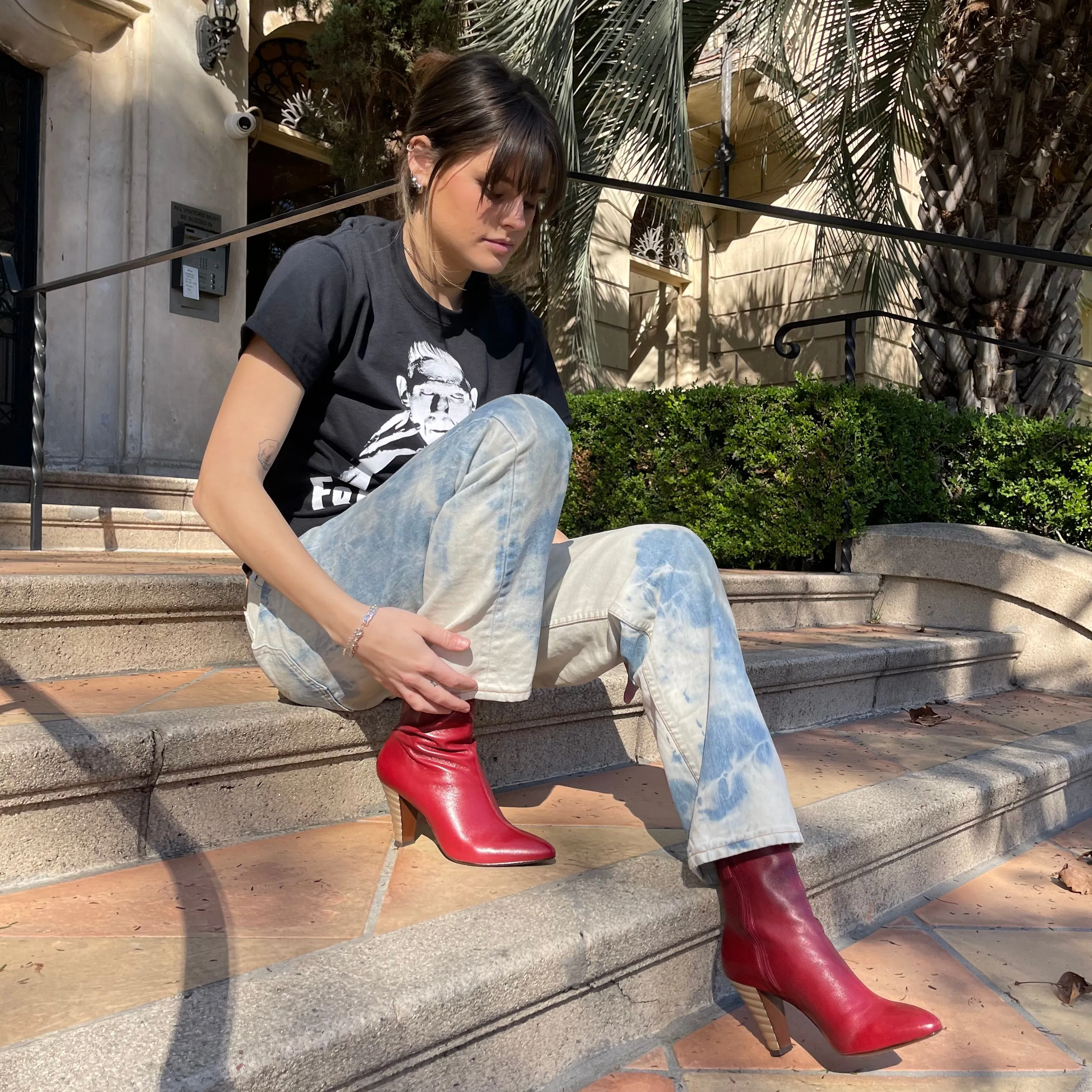 LEILA - Red