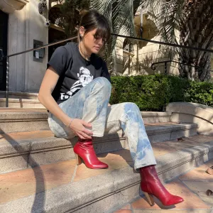 LEILA - Red