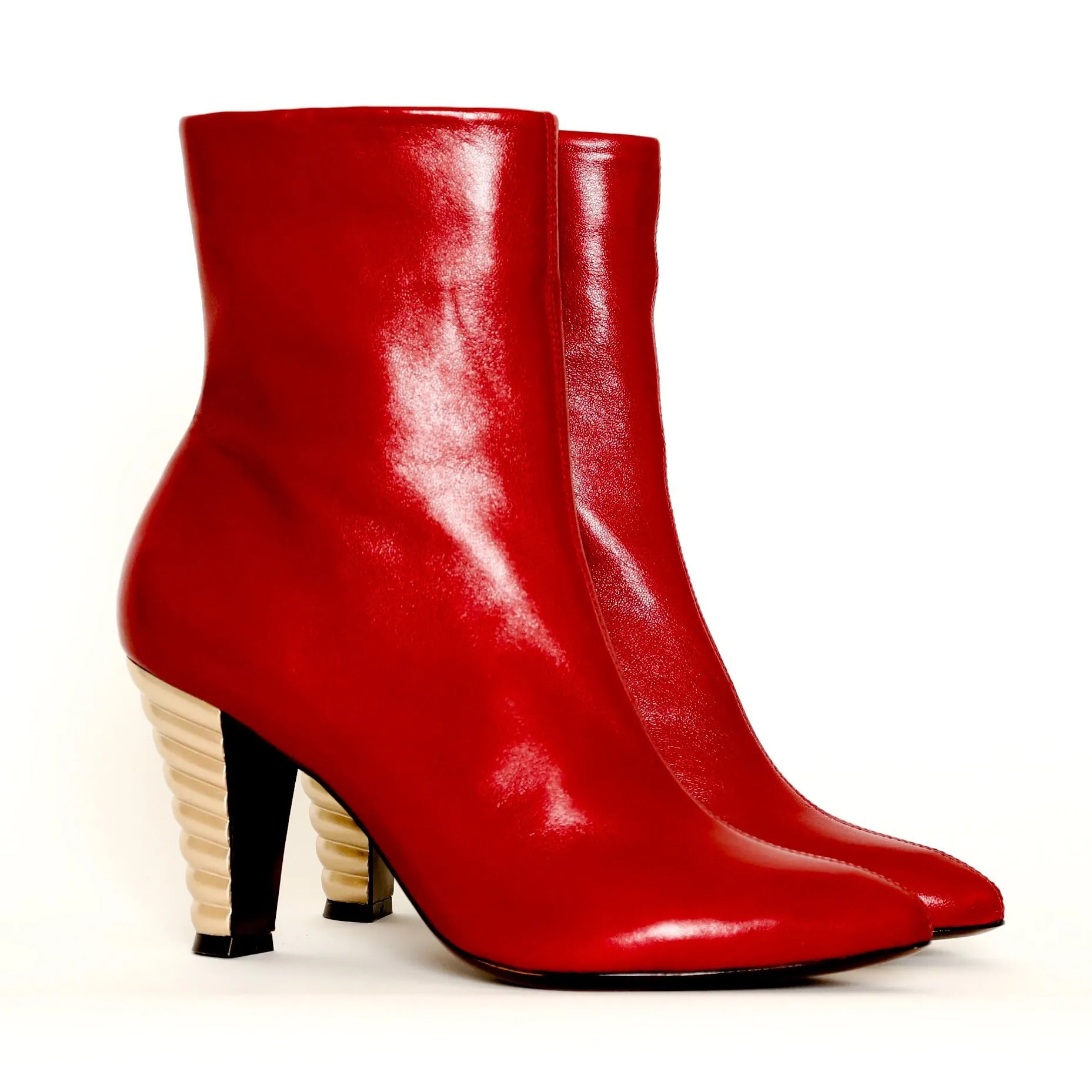 LEILA - Red