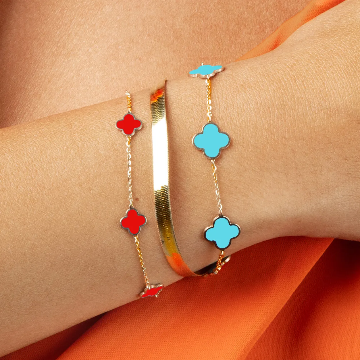 Mini Coral Clover Bracelet