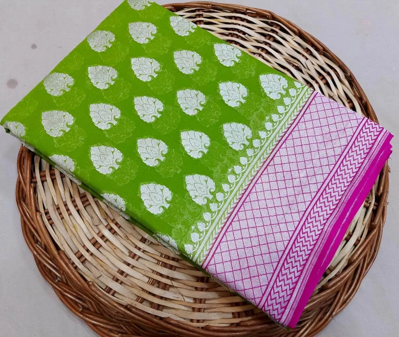New Designer Pure Handloom Banarasi Khaddi Chiffon Georgette Silk Saree