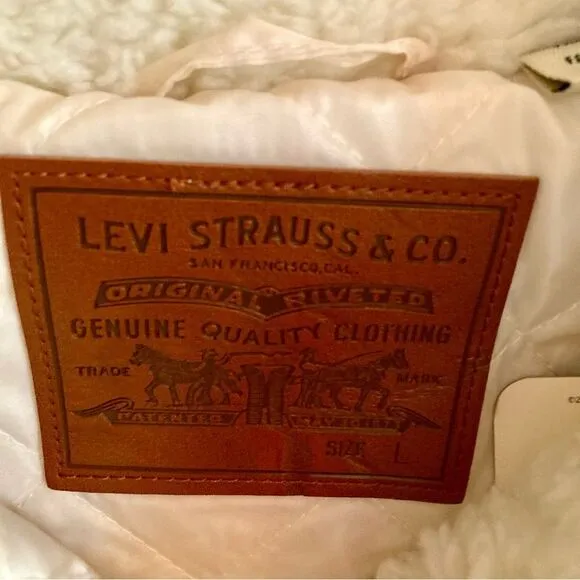 NEW Levi's Baby Bubble Sherpa Trucker Jacket Coconut Milk Cream Off White Size L