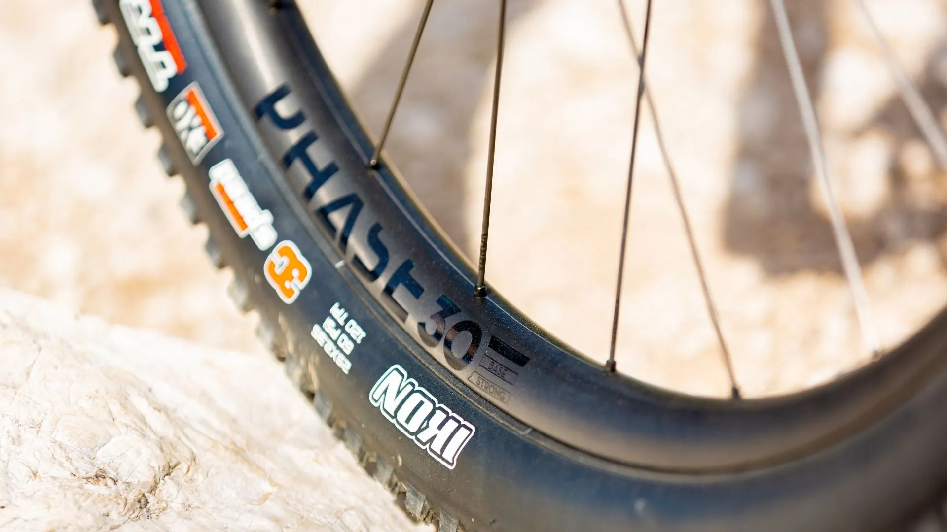 NEWMEN VONOA Phase 30 Wheelset - Trail