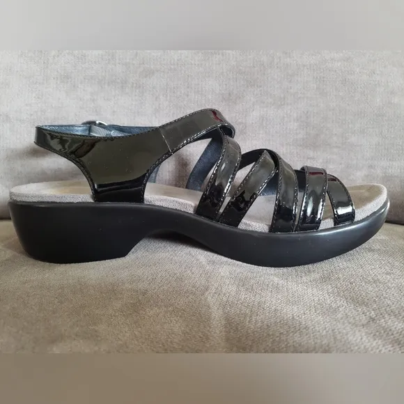 NWOB Dansko 'Dani' Black Patent Strappy Platform Sandal Size 7.5M/EU 38