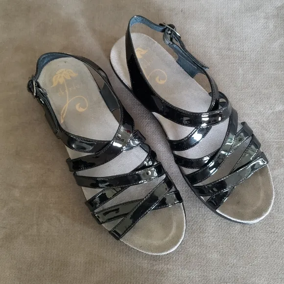 NWOB Dansko 'Dani' Black Patent Strappy Platform Sandal Size 7.5M/EU 38