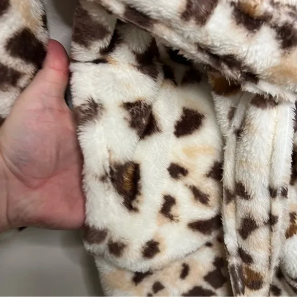NWT Aerie Plush Robe Leopard Print Super Soft Cozy Sherpa Women's Size XS/S