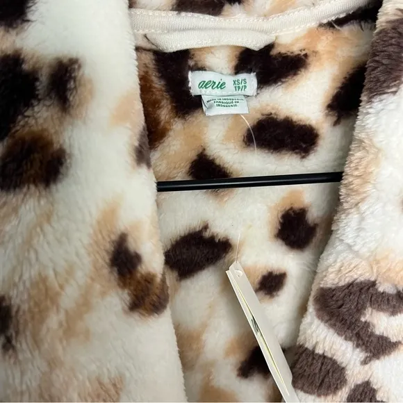 NWT Aerie Plush Robe Leopard Print Super Soft Cozy Sherpa Women's Size XS/S