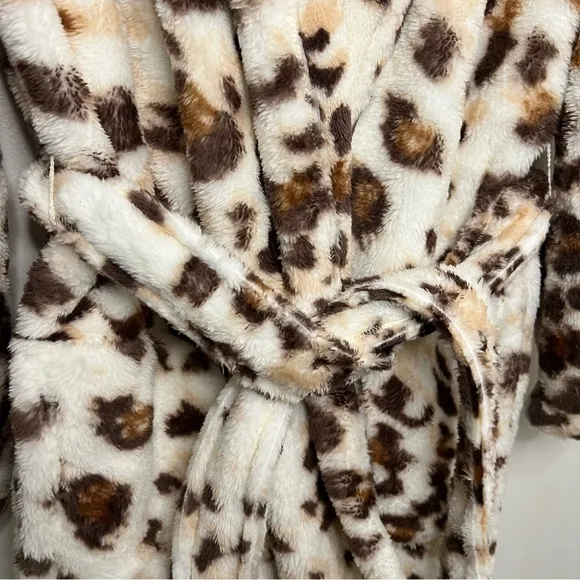 NWT Aerie Plush Robe Leopard Print Super Soft Cozy Sherpa Women's Size XS/S