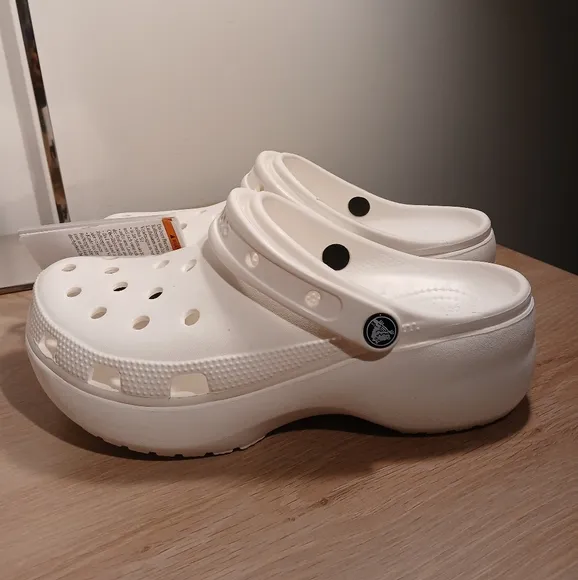 NWT CROCS Women Classic Platform Clog (Women)Sz W9