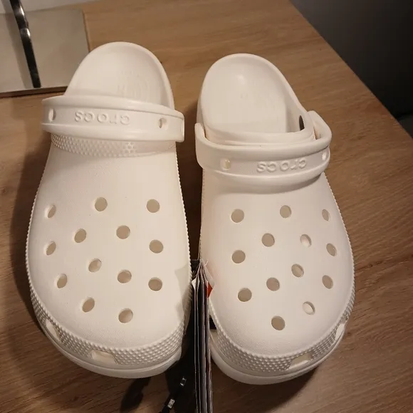 NWT CROCS Women Classic Platform Clog (Women)Sz W9