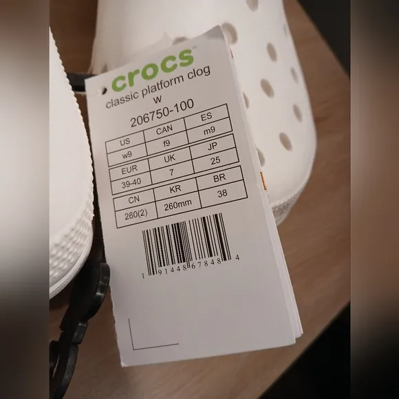 NWT CROCS Women Classic Platform Clog (Women)Sz W9