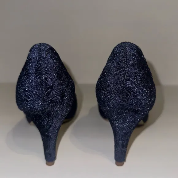 Raphaella Booz for Anthropologie | Velvet Textured Pumps in Navy size 7