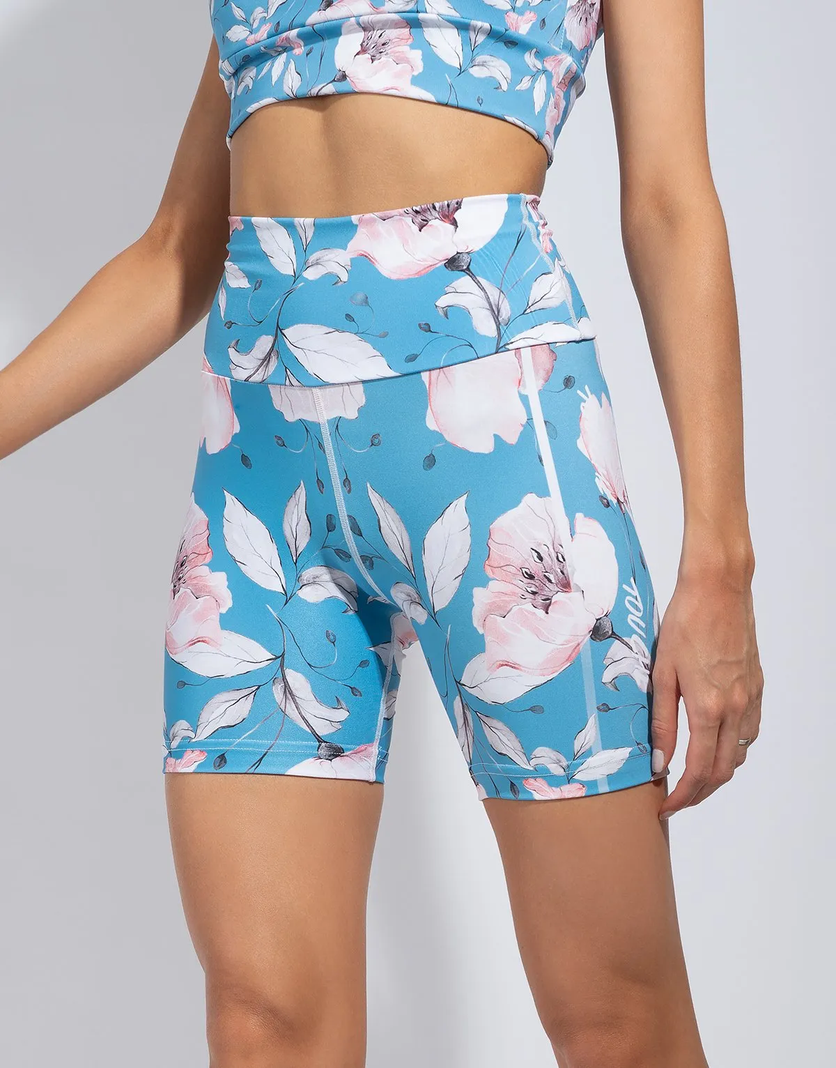SUMMER SHORT