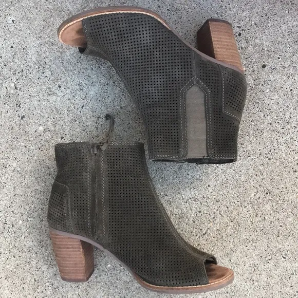 ☀️TOMS Majorca Suede Dark Olive Peep Toe Bootie