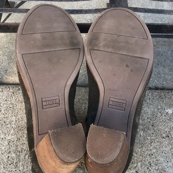 ☀️TOMS Majorca Suede Dark Olive Peep Toe Bootie