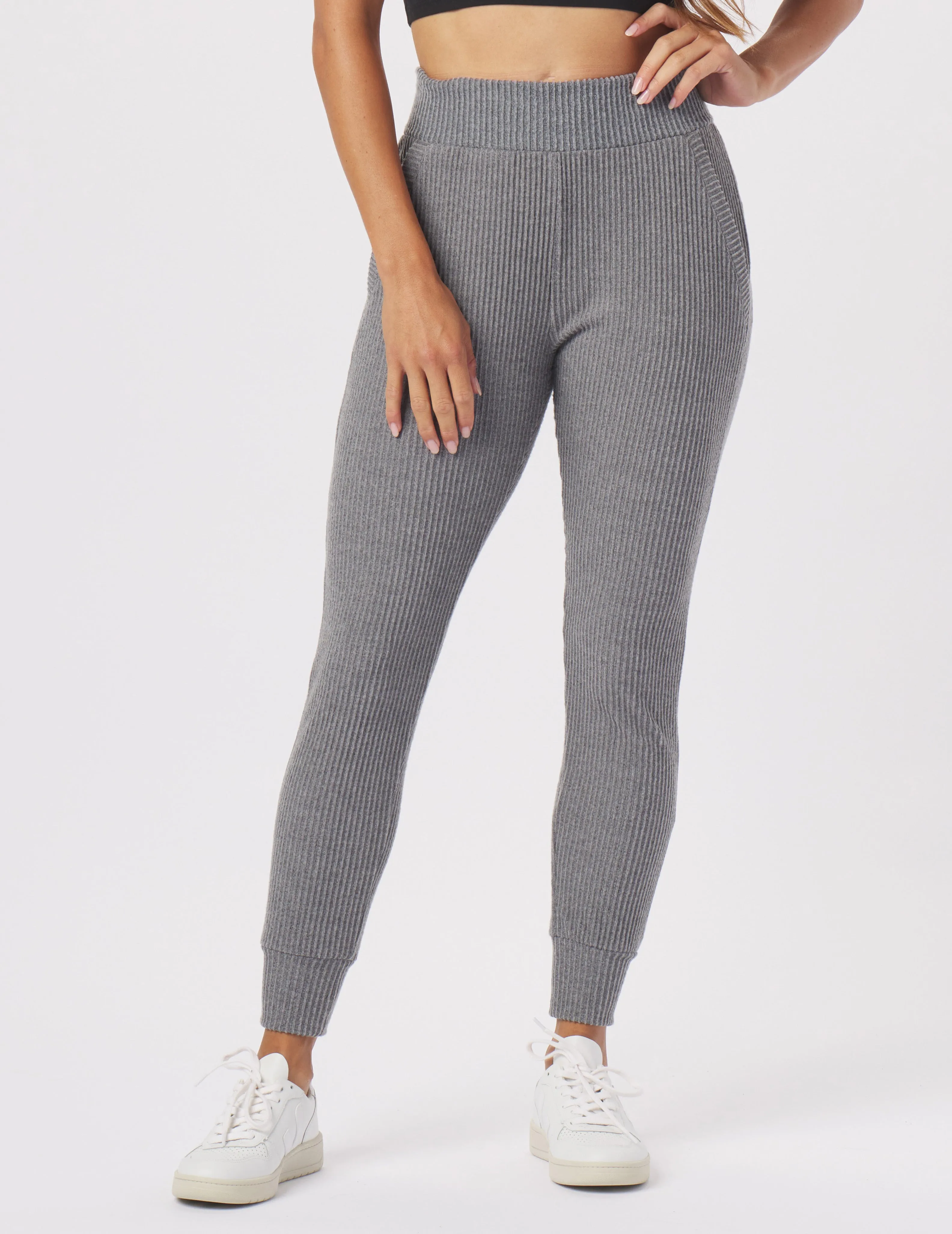 Valley 7/8 Jogger: Charcoal