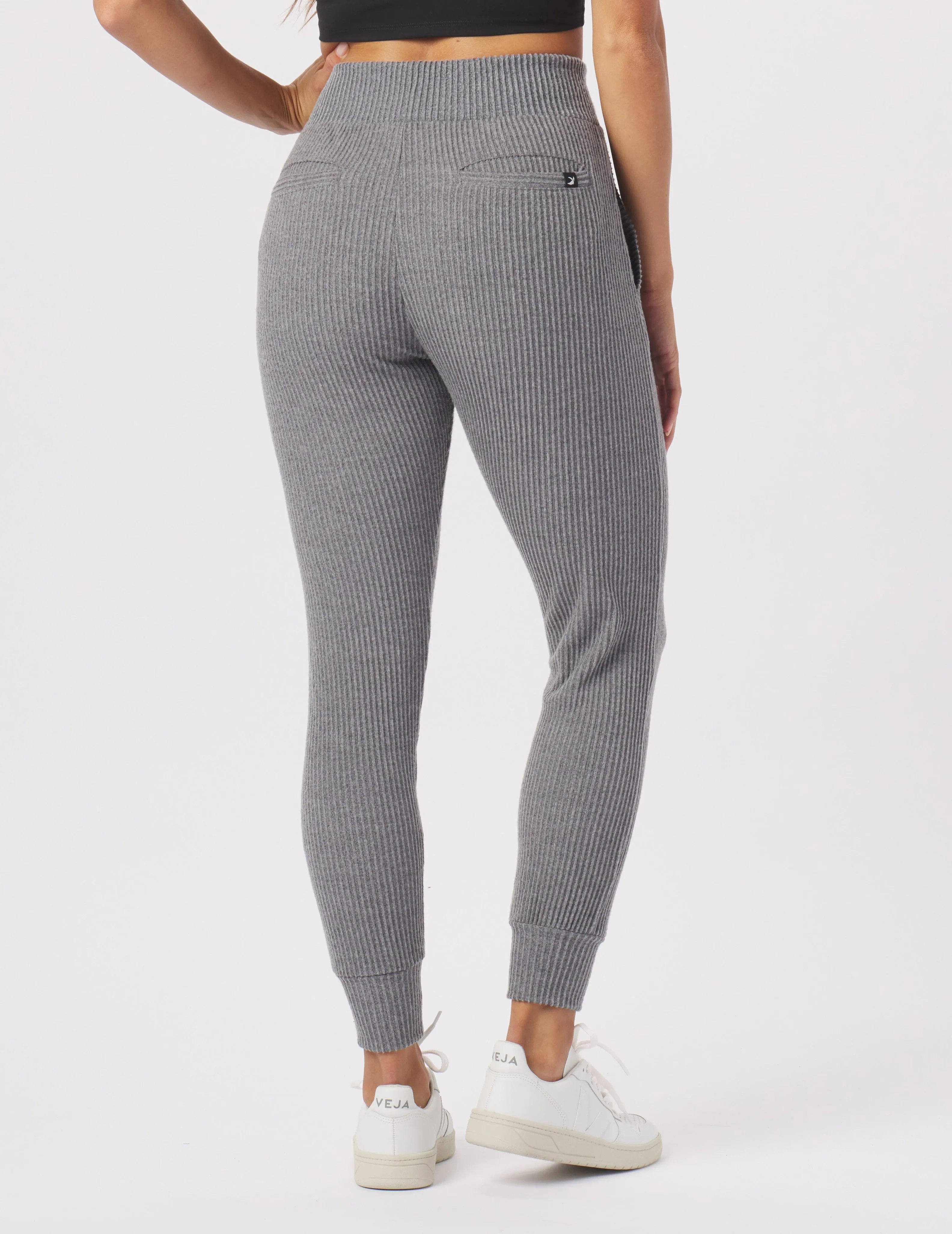 Valley 7/8 Jogger: Charcoal
