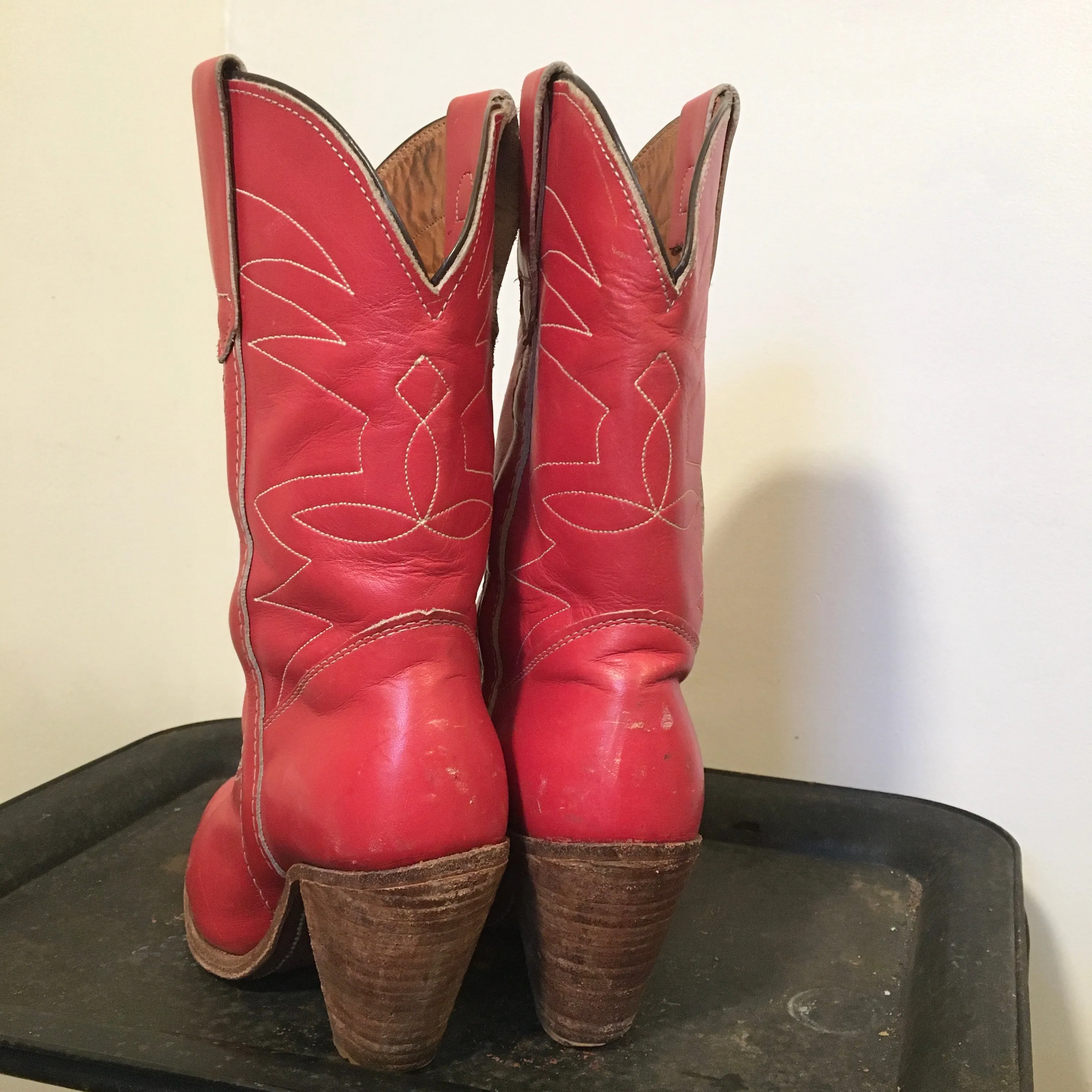 Vintage Frye Cowgirl Boots with Stacked Wooden Heels & Western Stitching // size 9