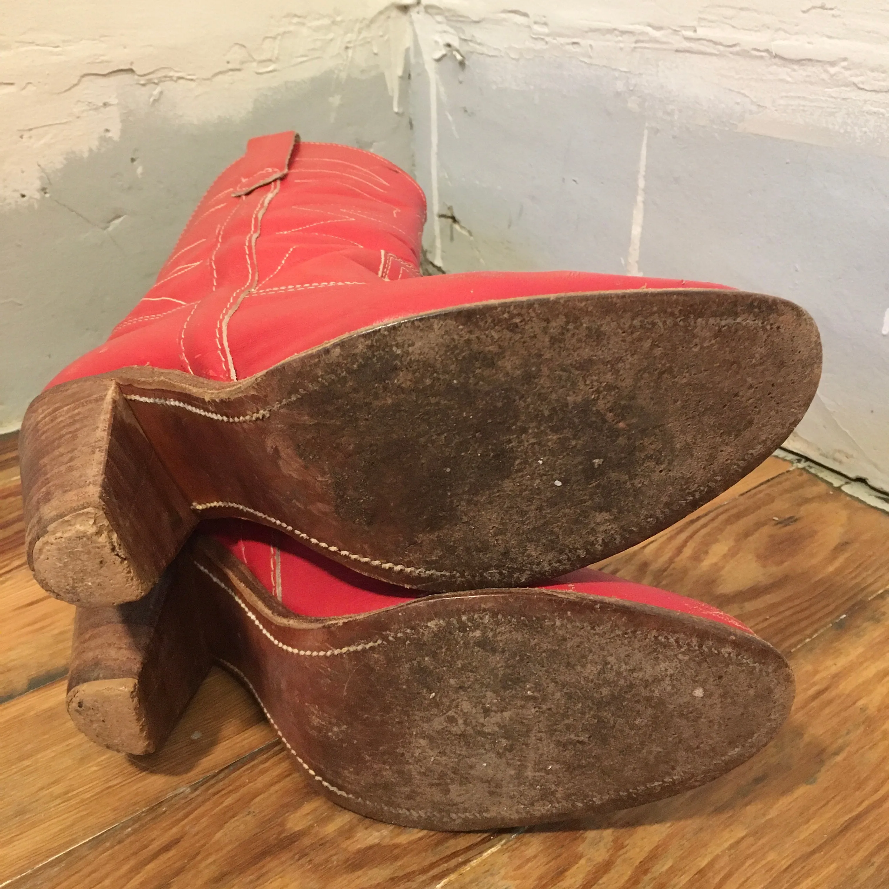 Vintage Frye Cowgirl Boots with Stacked Wooden Heels & Western Stitching // size 9