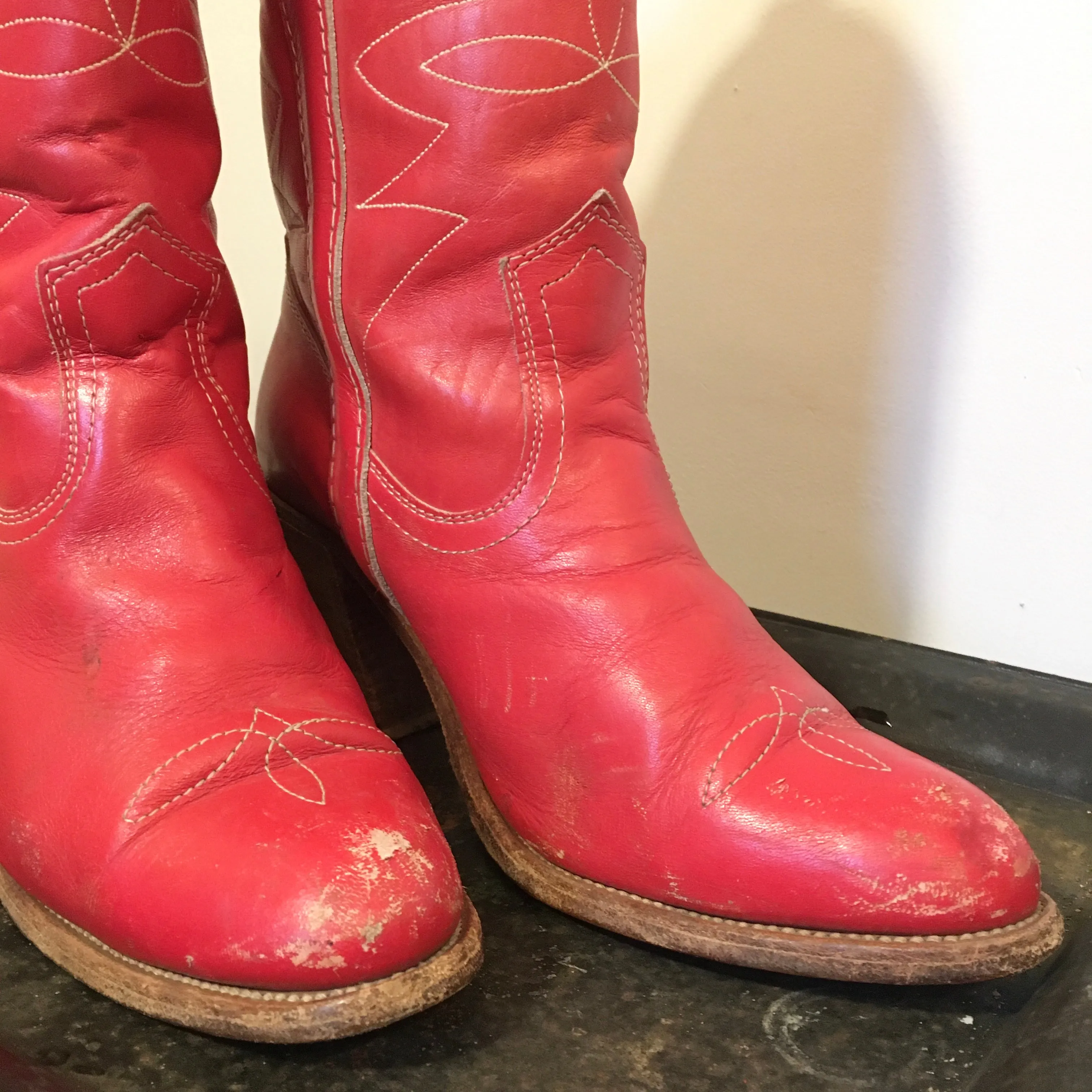 Vintage Frye Cowgirl Boots with Stacked Wooden Heels & Western Stitching // size 9
