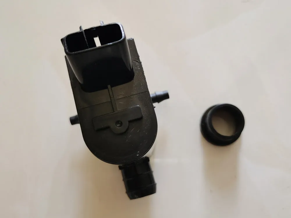Windshield Washer Pump Fits Toyota Starlet EP91 Hiace Lexus IS300 85330-12280