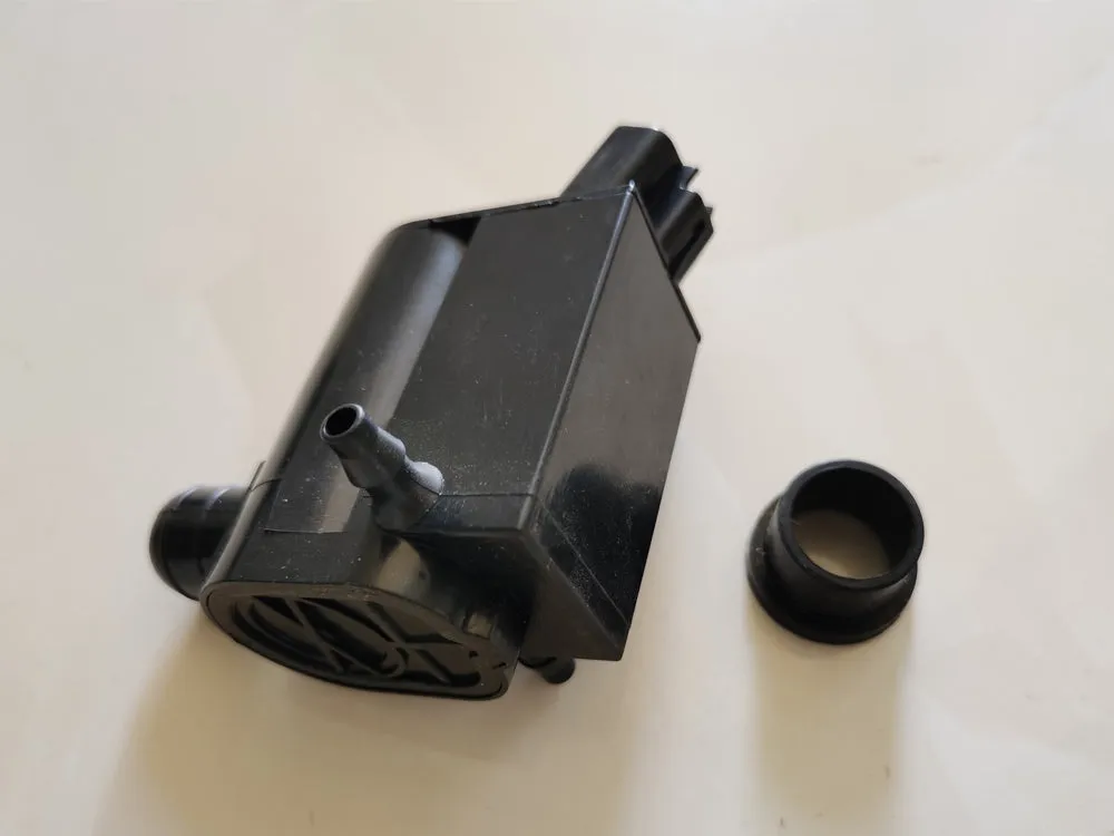 Windshield Washer Pump Fits Toyota Starlet EP91 Hiace Lexus IS300 85330-12280