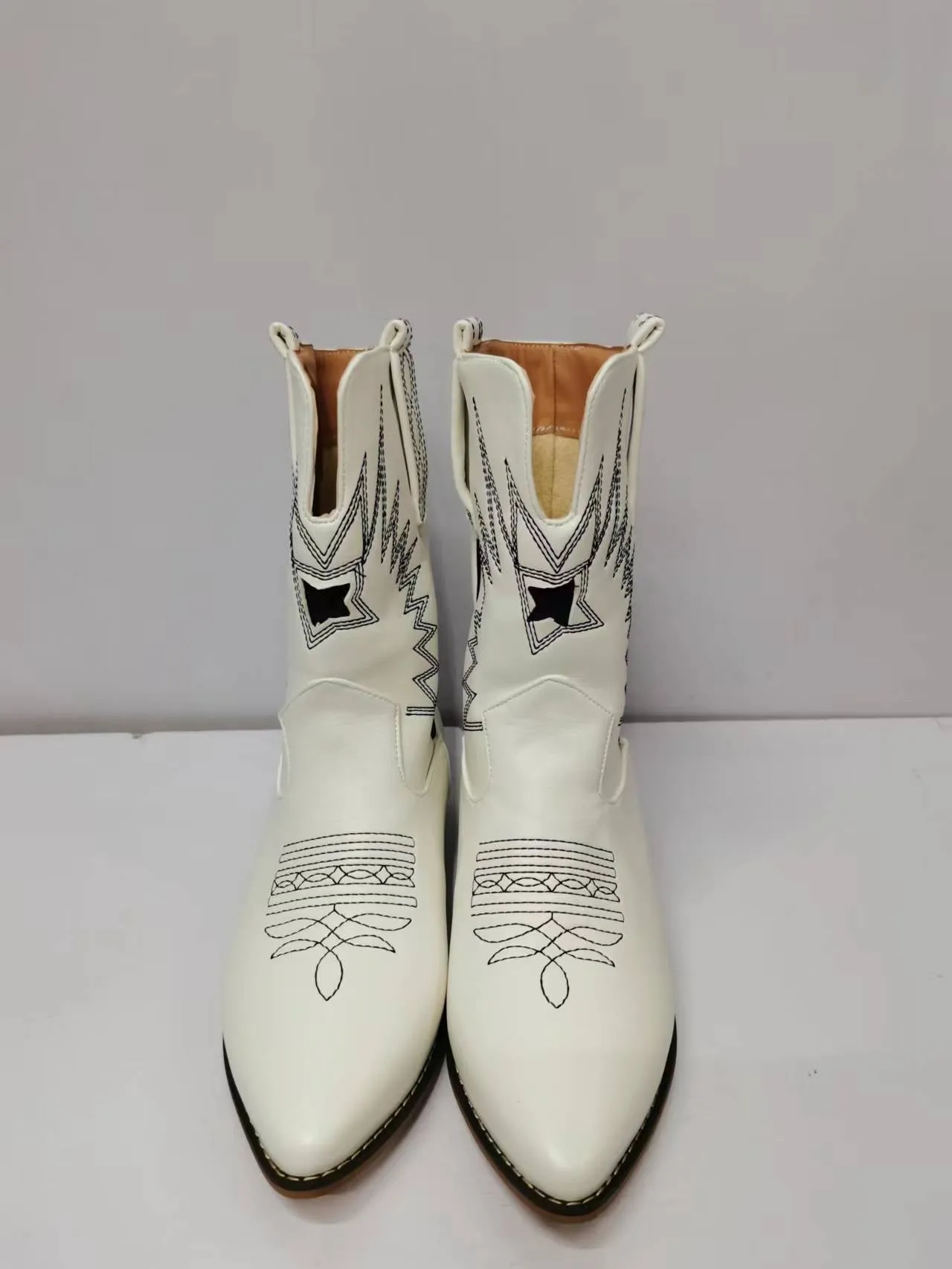 Women Pointed Toe Embroidered Boots Low Heel Block Heel Boots